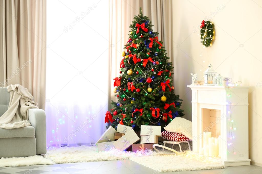 Árvore de Natal perfeita com presentes embaixo na sala de estar fotos, imagens de © belchonock #89251178 Árvore de Natal perfeita com presentes embaixo na sala de estar fotos, imagens de © belchonock #89251178