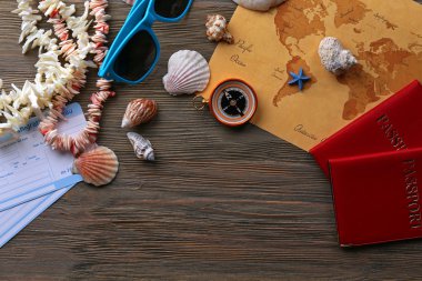 Deniz aksesuarları ile güzel kompozisyon