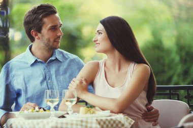 Genç çift sokak Cafe 