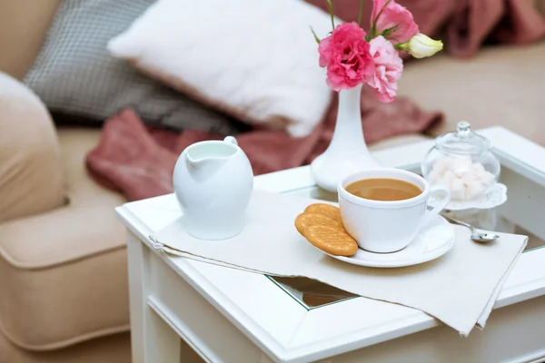 Taza de café en la mesa — Foto de Stock