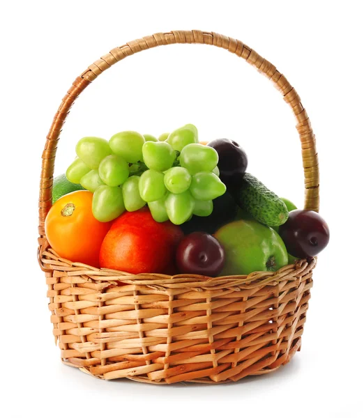 Friss zöldség és gyümölcs elszigetelt fehér — Stock Fotó