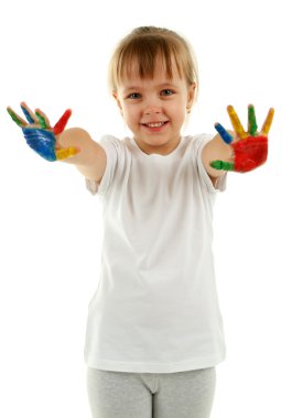 ellerinde boya ile küçük kız