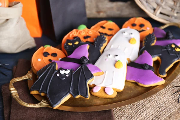 Biscotti di Halloween in camera decorata — Foto Stock