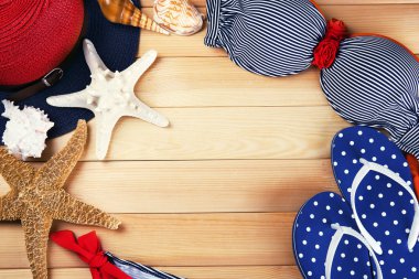 Yaz öğeleri ve seyahat aksesuarları