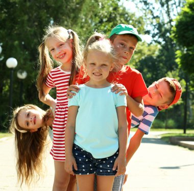 mutlu çocuklar aktif 