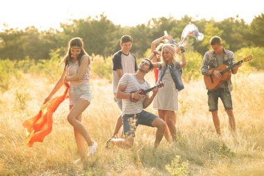 Kaygısız arkadaş gitar grubu