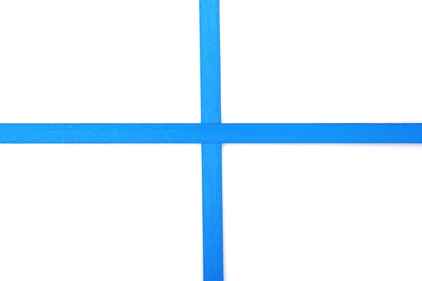 Blaues Satinband isoliert auf weiß — Stockfoto