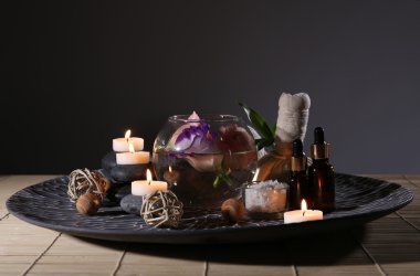 Güzel spa kompozisyon bir kase