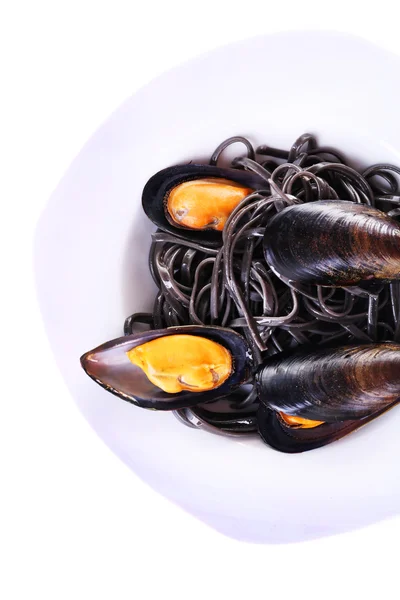 Een bord pasta en Mossel — Stockfoto