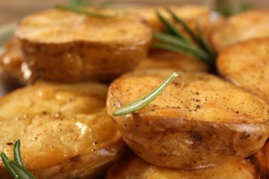 Rosemary ile lezzetli fırında patates