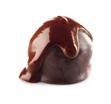 Çikolata şeker dökülür