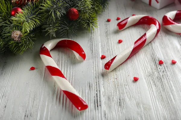 Zuckerstangen zu Weihnachten — Stockfoto