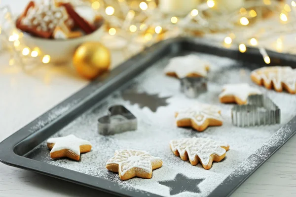 Krásné vánoční cukroví na plech trouby — Stock fotografie