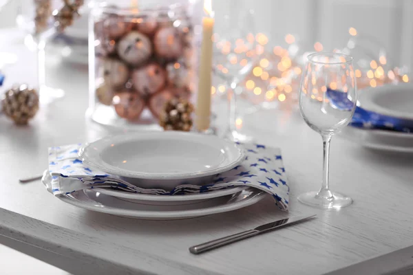 Kerst tafel dekken — Stockfoto