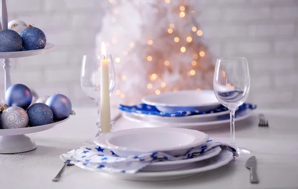 Kerst tafel dekken — Stockfoto