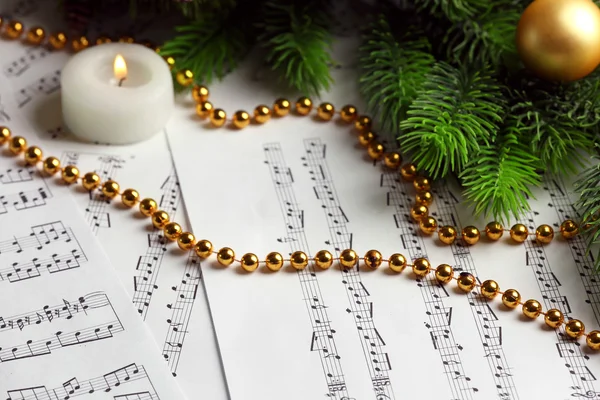 Notes de musique avec décoration de Noël — Photo