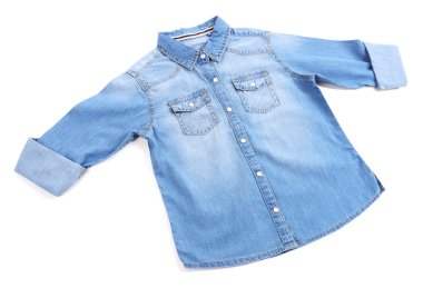 Beyaz arka plan üzerinde izole mavi kot gömlek