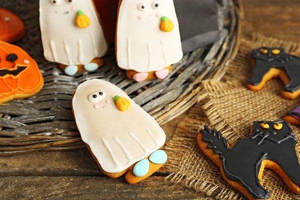 Kreatywnych ciasteczka na Halloween party na płyty wiklinowe — Zdjęcie stockowe