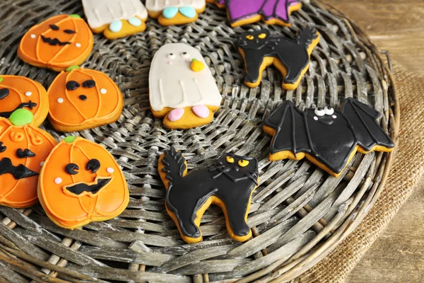 Kreatív cookie-kat a Halloween party a fonott lemez — Stock Fotó