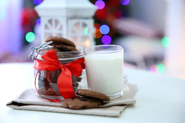 Christmas cookies op tabel thuis — Stockfoto