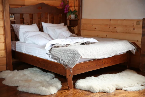 Holzschlafzimmer — Stockfoto