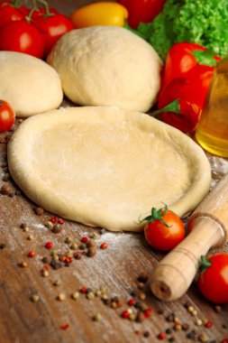 Hamur olarak ve pizza, tablo için malzemeler