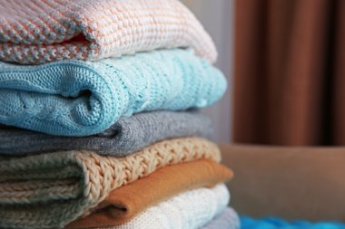 Bir divan örme giyim