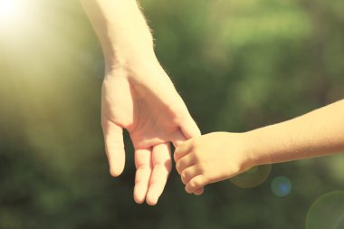 Baba ve kızı eller