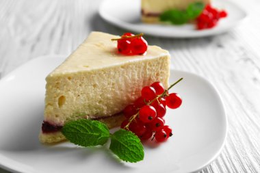 Sofrada böğürtlenli leziz cheesecake.