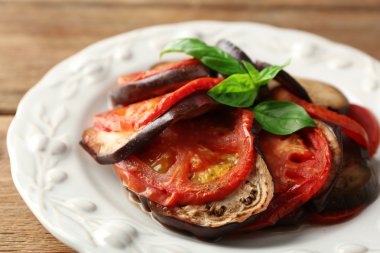 Ratatouille plaka, tablo arka plan üzerinde