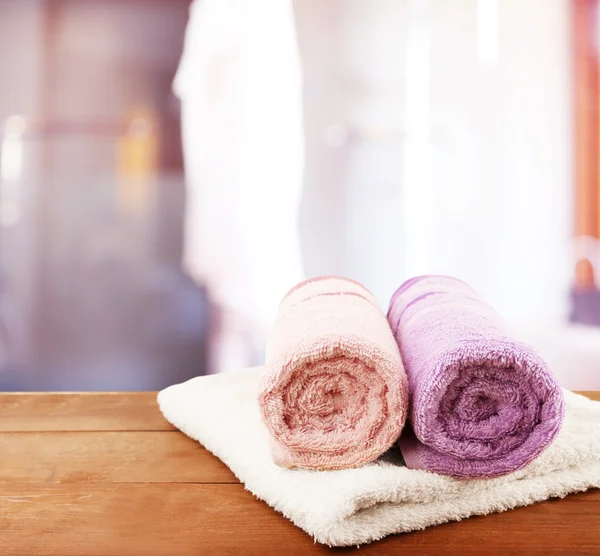 热轧的浴巾 — 图库照片