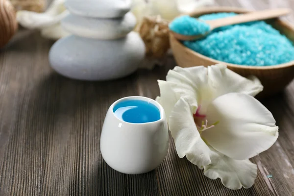 Spa set on wooden table closeup — Stock Photo, Image