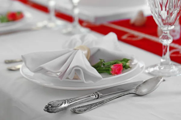 Schön servierter Tisch für Hochzeit oder andere Feier im Restaurant — Stockfoto