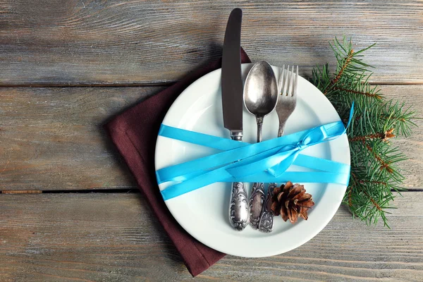 Apparecchiatura della tavola con decorazione di Natale — Foto Stock