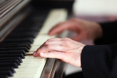 Erkek el piyano