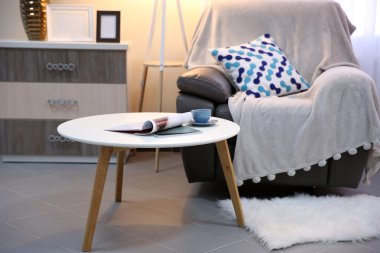 Modern oturma odası iç sehpa, koltuk ve stand