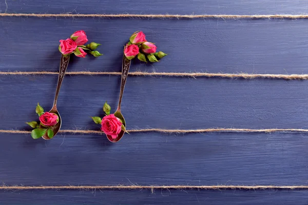 Kreative Noten aus Blumen — Stockfoto