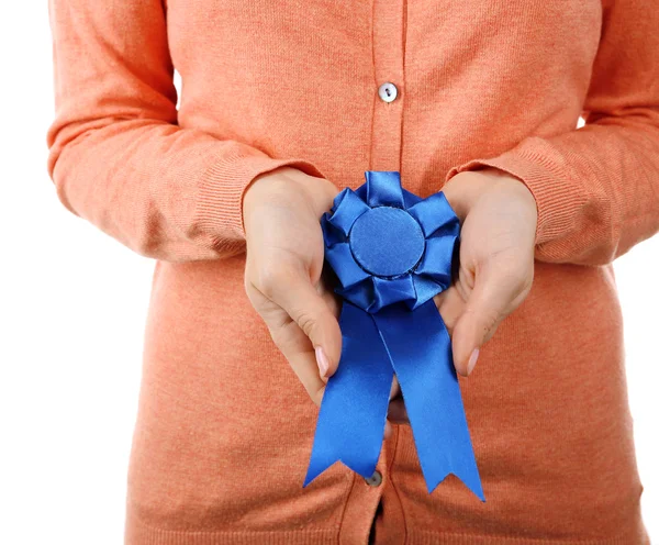 Mulher com fita premiada, close-up, isolado em branco — Fotografia de Stock