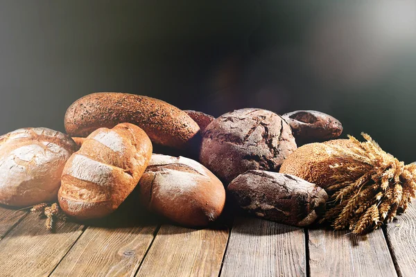 Vers brood broden — Stockfoto