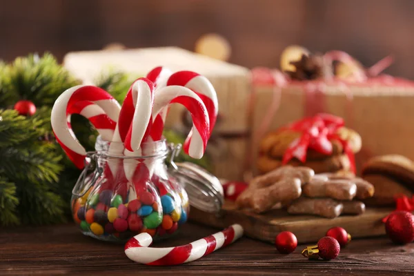 Zuckerstangen zu Weihnachten — Stockfoto