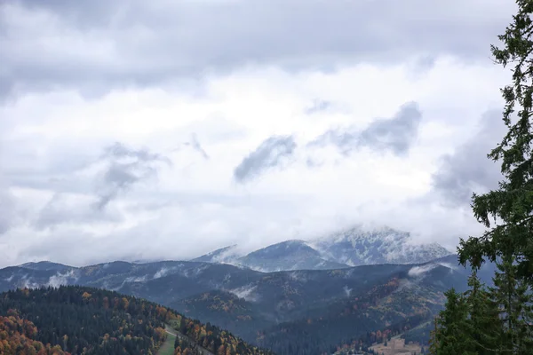 Hory krajina na podzim — Stock fotografie