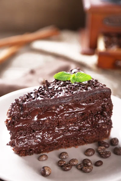 Pastel de chocolate con crema de chocolate — Foto de Stock