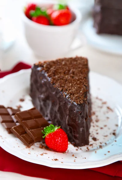 Pastel de chocolate con crema de chocolate — Foto de Stock