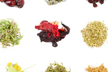 Bitkisel çay ve otlar üzerinde beyaz izole çeşitli