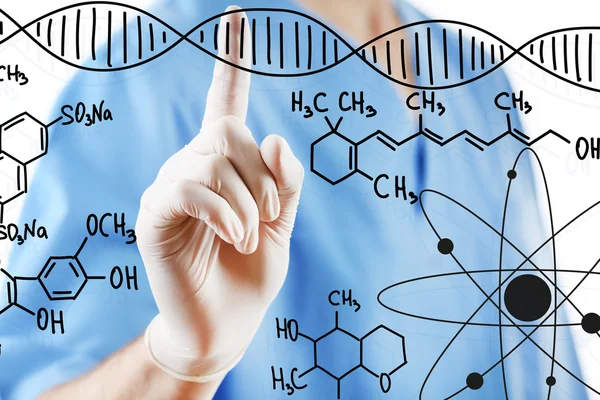 Doctor trabajando con molécula de ADN — Foto de Stock