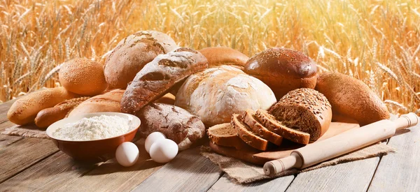 Pane fresco sul campo — Foto Stock