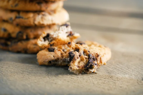 与巧克力碎屑的 cookie — 图库照片