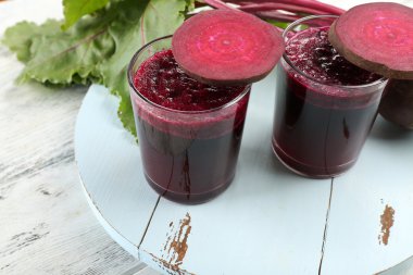 Pancar suyu sebze ile gözlük