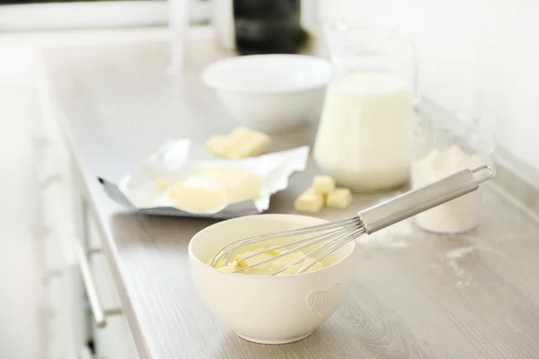 Cocinar crema de mantequilla en la cocina —  Fotos de Stock