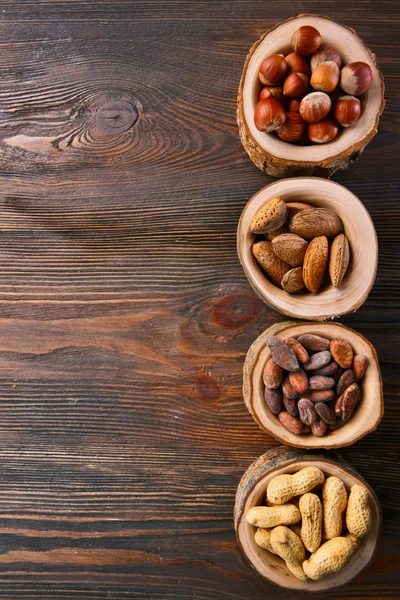 Assortiment van smakelijke noten — Stockfoto
